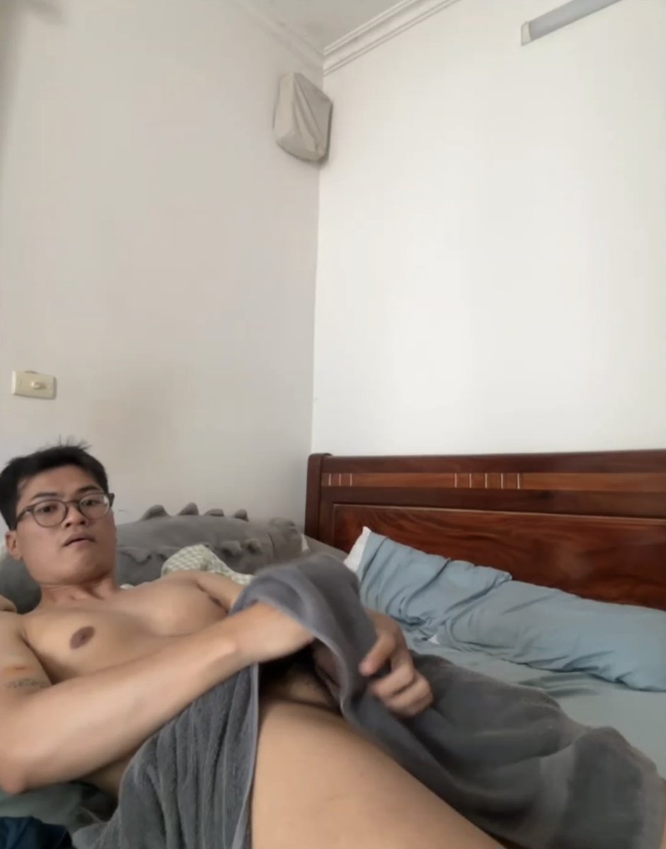Kkchimm2's tweet photo. 🤫 Shh.......Do you want to take a look under the towel? Just let me know 😏

https://t.co/1JLWIpoYoD https://t.co/I3hPDESDAe