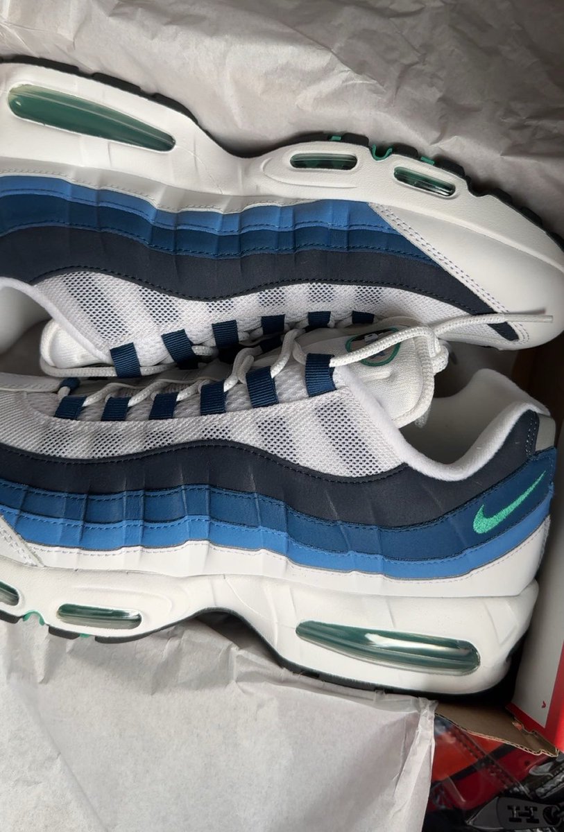 jayC803's tweet photo. UNDS Today! Nike Air Max 95 Big Bubble Slate (French Blue) (2026) 🌊🔹 #Nike #SNKRS #AirMax #AirMaх95 #Air #Мах #Slate #French #Blue #Retro #AirMax95s #BigBubble #NikeAirMax #UNDS #KOTD #FOTD #OOTD #WDYWT #HatClub #Washington #Nationals #snkrskickcheck #WashingtonNationals #DC https://t.co/SLYJVETOfe