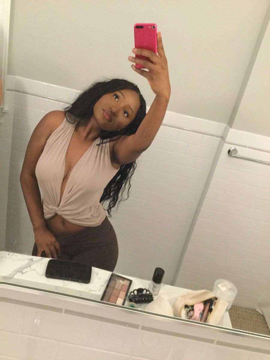 sshanruss's tweet photo. #pose https://t.co/wAw9pHsU5r