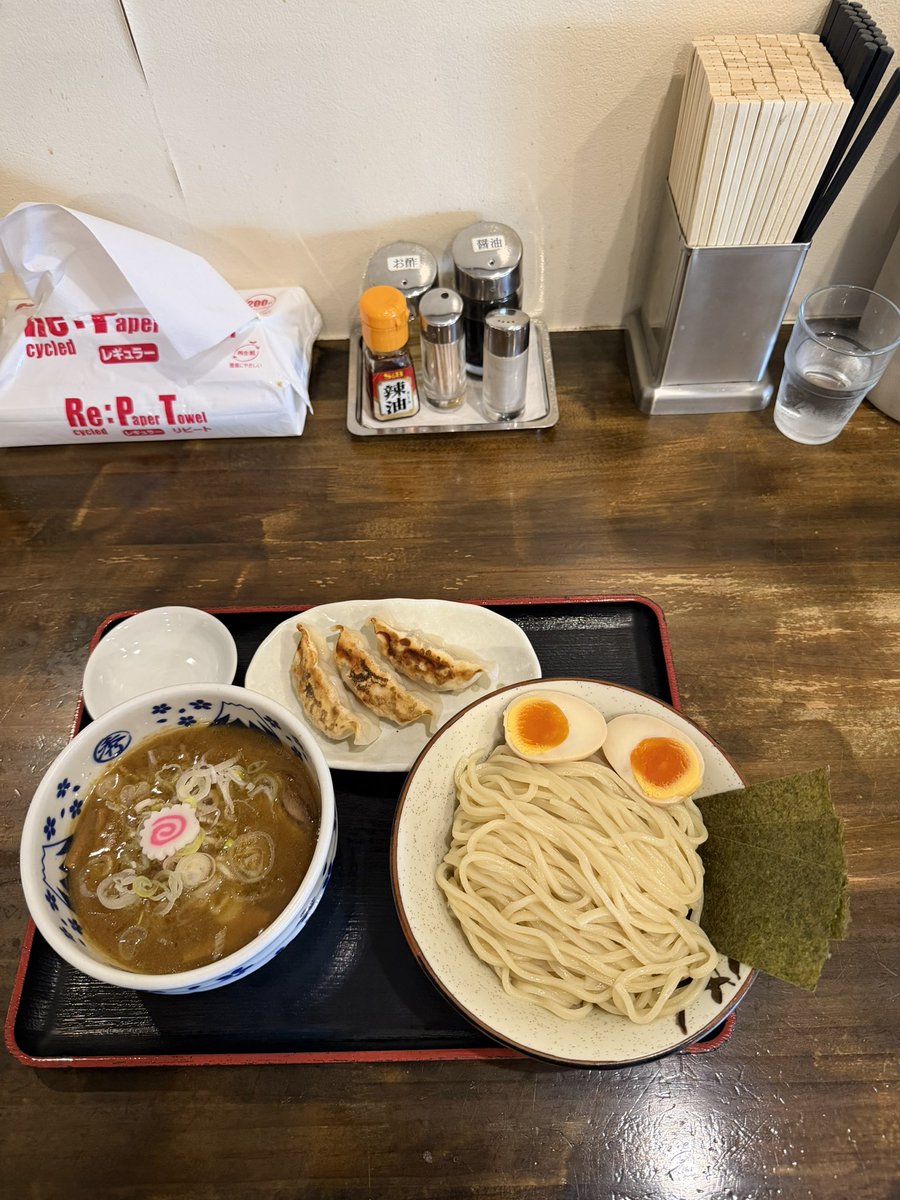 ikjwrv's tweet photo. 特製つけ麺と餃子🥟😍 https://t.co/A35U6e00fY