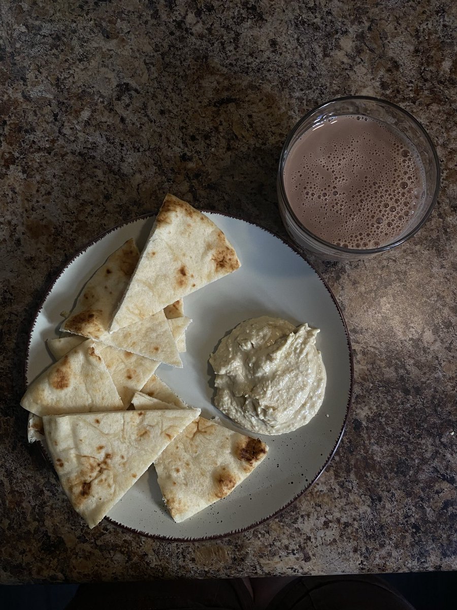 jamjambedrecov's tweet photo. wiat + stats: sept. 18 
cals: 876
weight: didn’t weigh (will weigh in after period) 
steps: 10.5k

my vape ran out. :,( https://t.co/0dYXmF9BVP