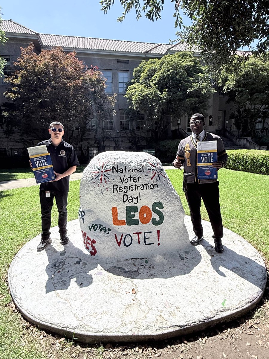 LACountyRRCC's tweet photo. Our outreach team was extremely busy this week celebrating National Voter Registration Day around Los Angeles County! 🥳 Thanks to everyone who stopped by and registered to vote!

Join those who took a moment to register in person and register today at https://t.co/IPrDZYJtRY https://t.co/kEWV9oJSuG