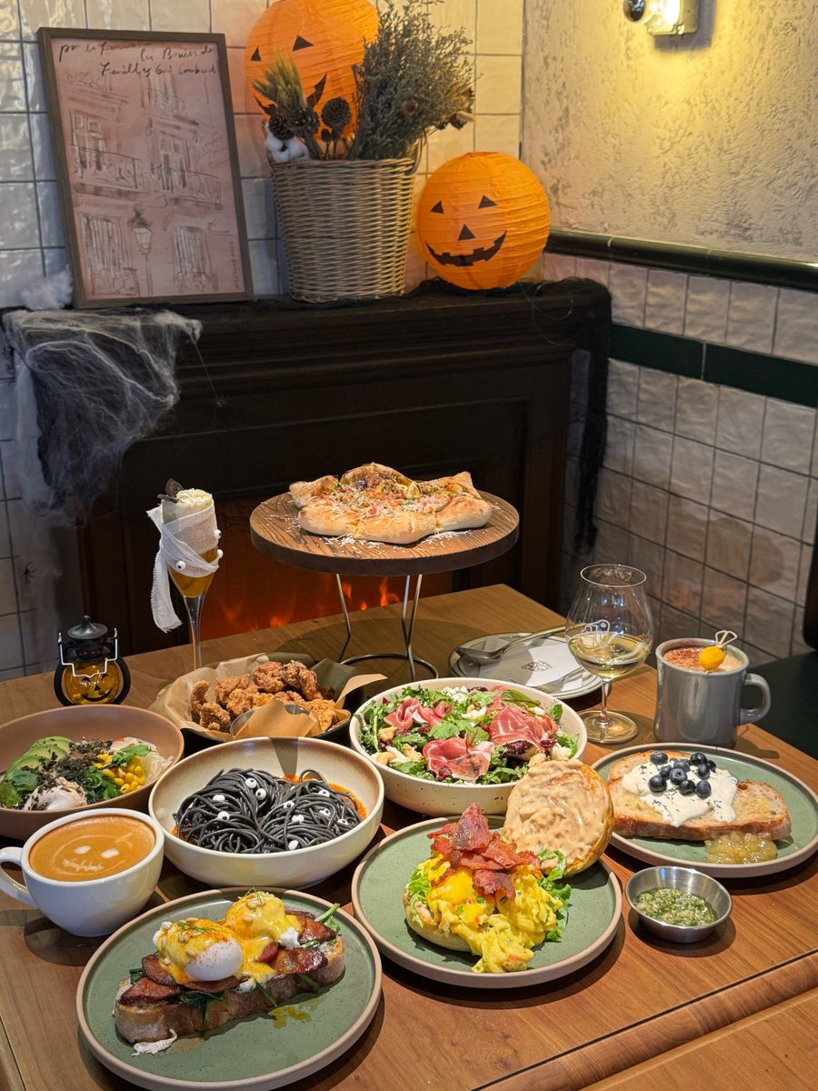 pearw604994's tweet photo. Thanksgiving's best comfort is here! Creamy pumpkin soup, roasted turkey with cranberry sauce, and spiced apple pie—our Thanksgiving special set is available for pre-order now. Limited spots, don't miss out! https://t.co/qGmgDINPNx