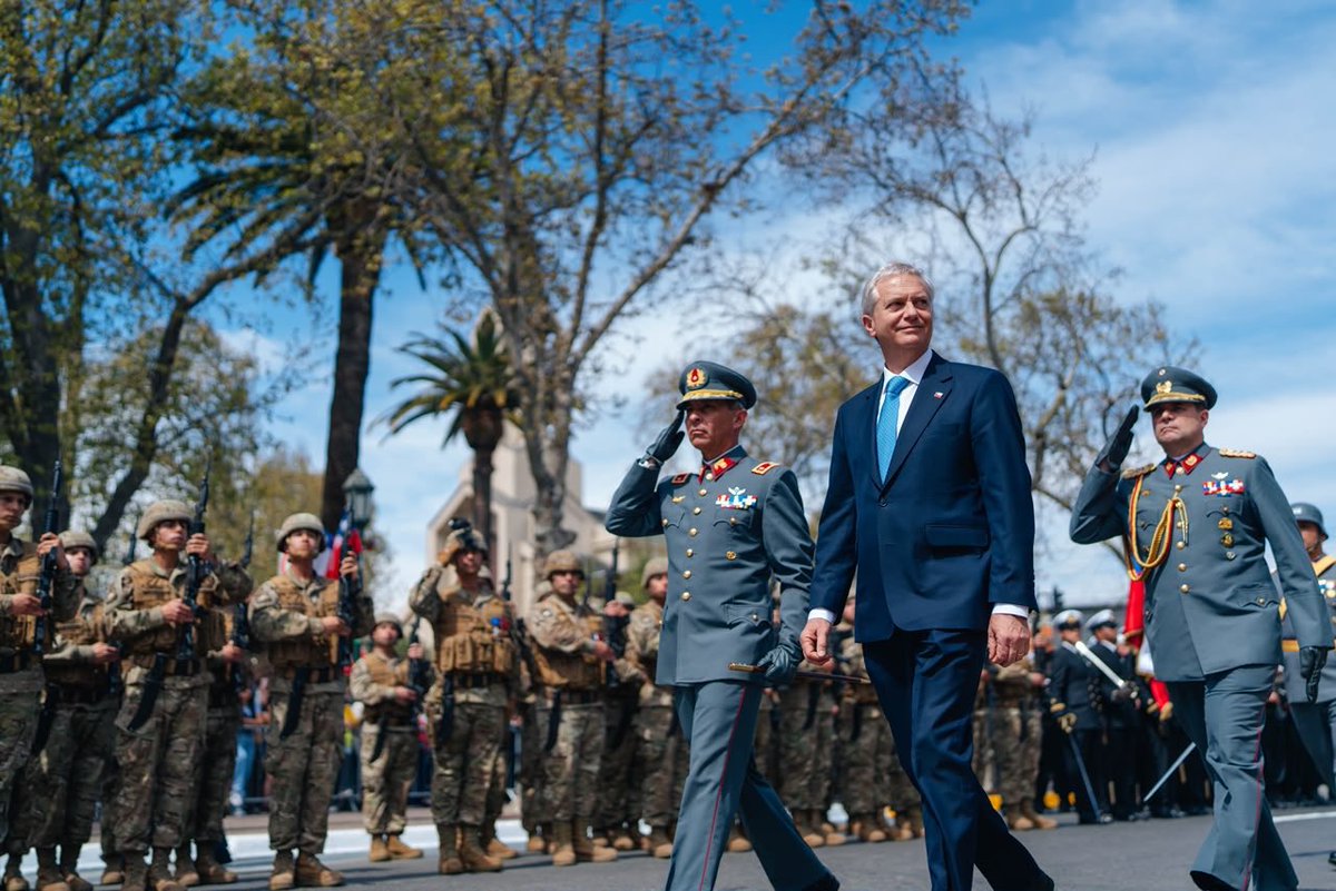 FcoMunoz_TP's tweet photo. En todo los actos de fiestas Patrias, hemos visto una gran organización del Gobierno, hay un sello Patriota que se extrañaba por donde se mire. Apoyemos con fuerza al @PresidenteKast y nuestra Primera Dama @piaadriasola @jakastadriasola @FernandoChomali @Girealaderecha #ParadaMilitar2026 @MaximoPavezC @Ministro_Alv