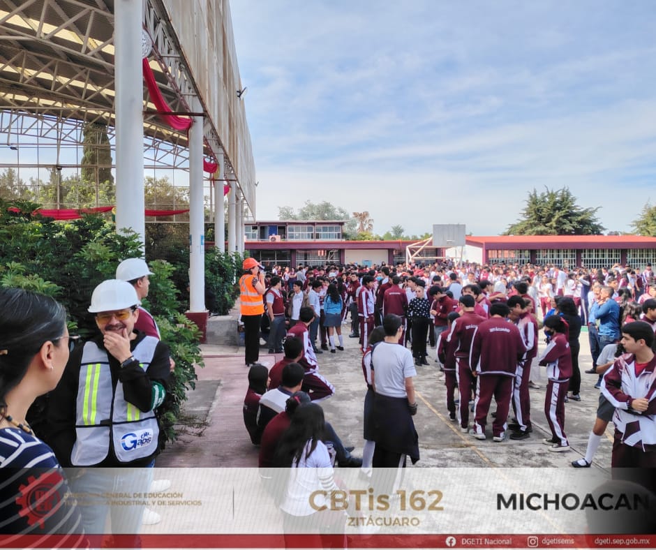 cbtis162's tweet photo. 🚨 SIMULACRO DE SISMO | CBTIS 162 🚨

En el CBTIS 162 llevamos a cabo nuestro simulacro de sismo, con la participación de estudiantes, docentes, personal administrativo y visitantes del plantel.

CBTIS 162 | Panteras que previenen, actúan y protegen. https://t.co/ag0tdzCcqM