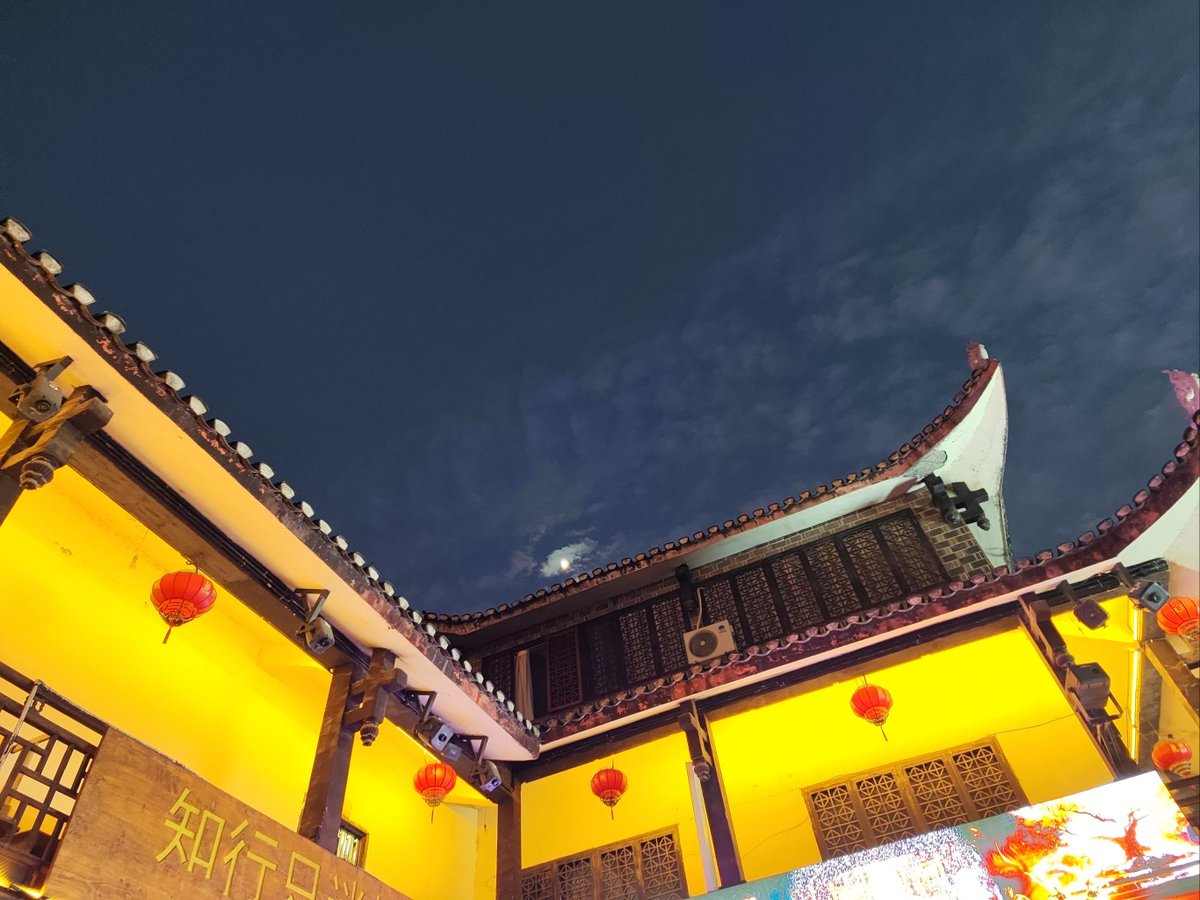 laugq670377's tweet photo. Midnight bell rings, sparkling wine pours—happy Lunar New Year to you and yours! May this Year of the Rabbit bring you overflowing joy and good fortune. https://t.co/bYyApV7Xhg