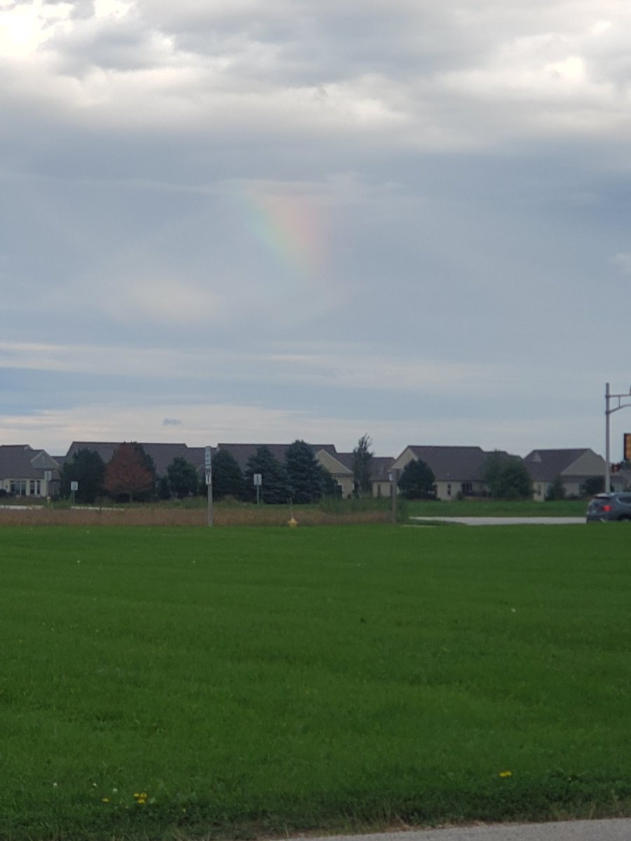 markgreggory13's tweet photo. From Oconomowoc looking East at about 6pm tonight.   Partial rainbow?  @tomwachstv @Rob_Haswell @FOX6Weather @SamKuffelWx @MollyBernard_Wx @alexisstaniecwx @Mark_Baden @JustinTGee @mikeywx8 @CBS58Drew https://t.co/zi7wTf3i9P