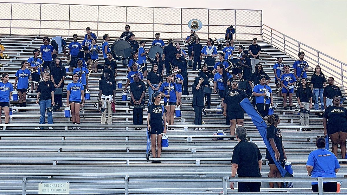 SamTasbyFB's tweet photo. We outside. #Football #Band #Cheer #Dance #FeederNight #Conrad @N_Bernardino @Region5_DISD @NeshaMaston @TheGriffins22 https://t.co/hU8XOsdHSH
