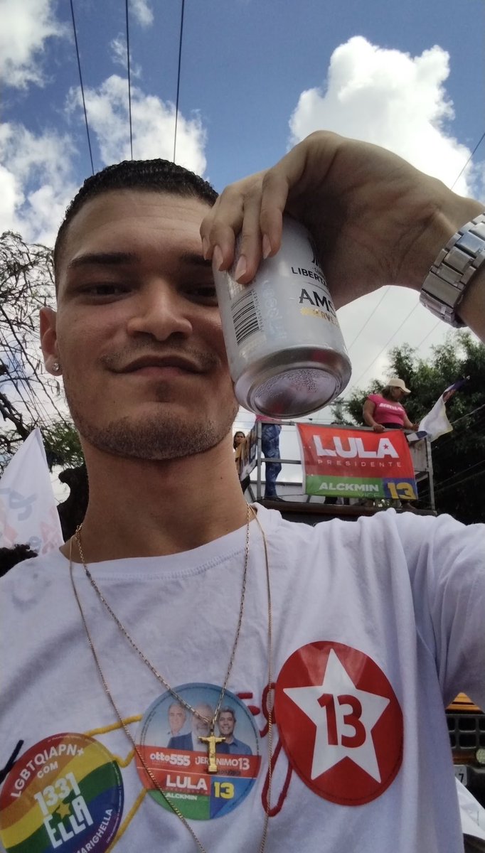 oicaroanalises's tweet photo. “Surpreso que Ícaro é de esquerda” 

Sei que vou perder mais seguidores mas eu sou esquerdista, contra a direita e a familícia Bolsonaro. https://t.co/6juSmNCJOb
