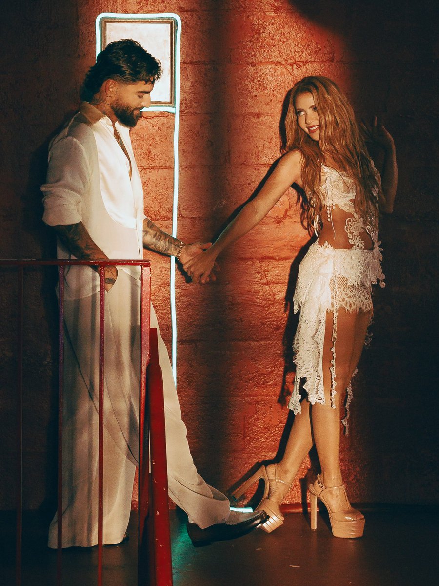 CentralMalumaBr's tweet photo. Novas fotos promocionais de Maluma &amp; Shakira pela colaboração em “AGUA” novo single do cantor. 

— 1/2 Maluma via Instagram. https://t.co/hA2CC03IB2