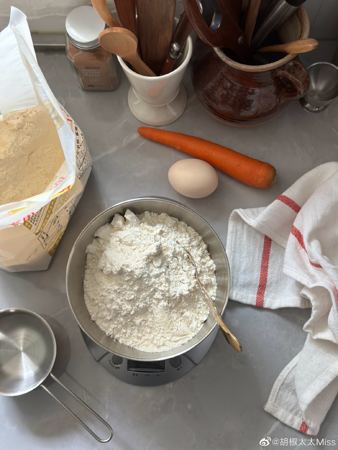 aisly103538's tweet photo. Just spent a lazy Sunday baking cookies with my favorite humans—flour everywhere, lots of giggles, and warm treats that taste twice as good with the ones you love. ， https://t.co/MNZTrXLWi6