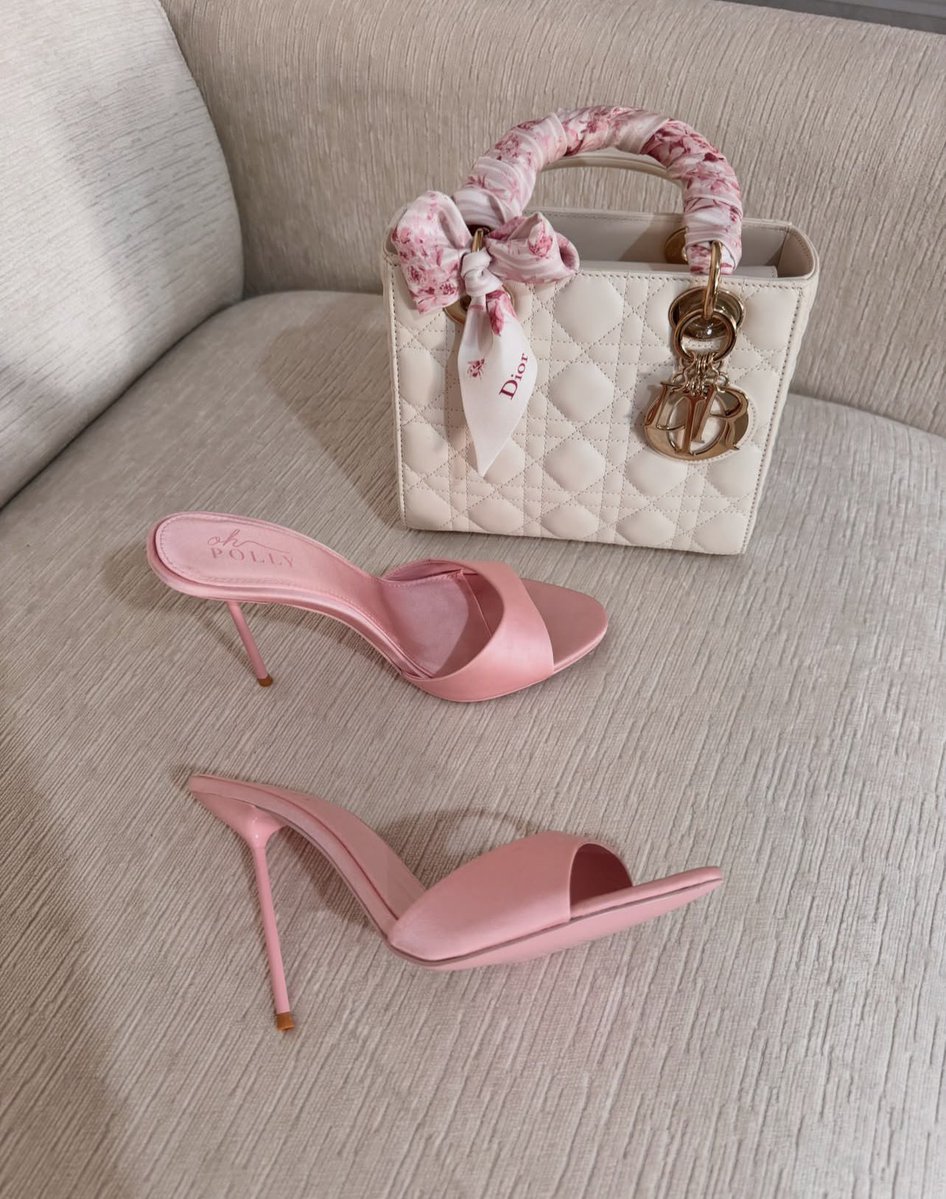 Mimiboards's tweet photo. Oh Polly Mules ✨🩷 https://t.co/8EEANjY6GE