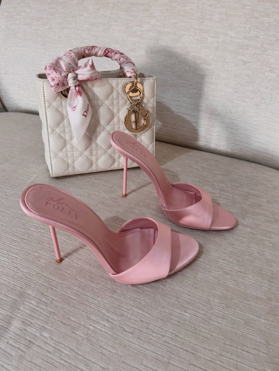 Mimiboards's tweet photo. Oh Polly Mules ✨🩷 https://t.co/8EEANjY6GE