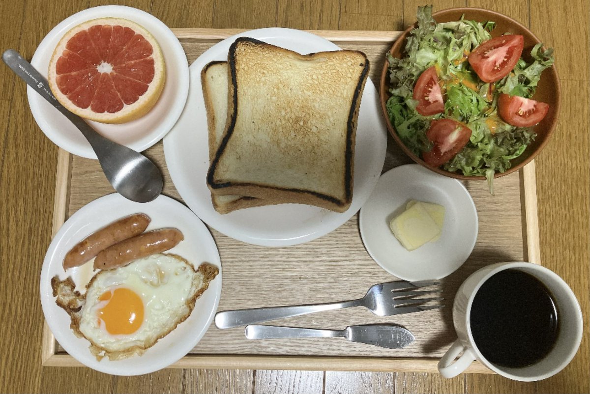 coxakisb's tweet photo. レゼ篇公開1周年記念の朝食 https://t.co/aU13X2dg24
