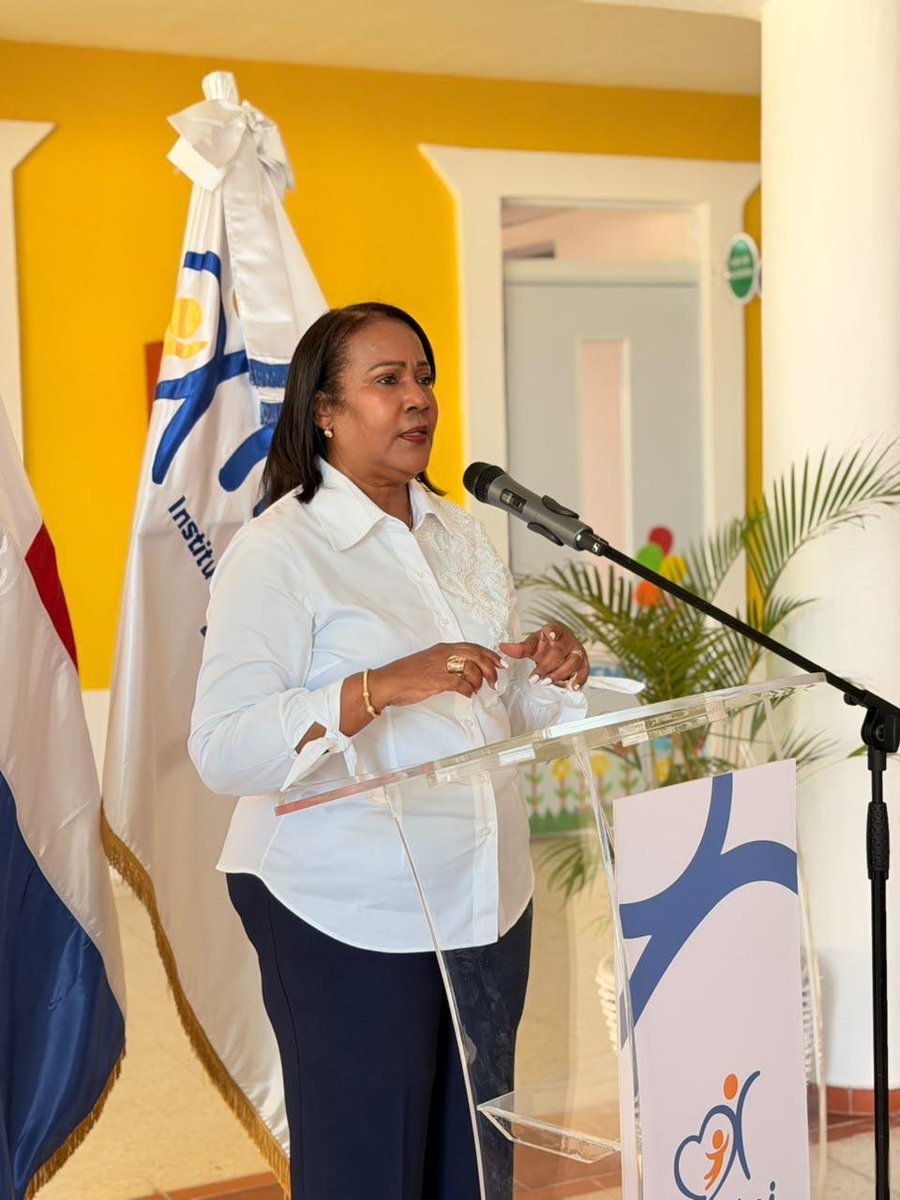INAIPIRD's tweet photo. Puerto Plata avanza en la protección de la primera infancia. Hoy inauguramos el CAIPI Ámbar del INAIPI, que beneficiará a 250 niños y niñas con atención integral. El acto fue encabezado por el presidente Luis Abinader y la directora del INAIPI, @XIOMARAGUANTE
#INAIPIRD https://t.co/MsCHHYttw6