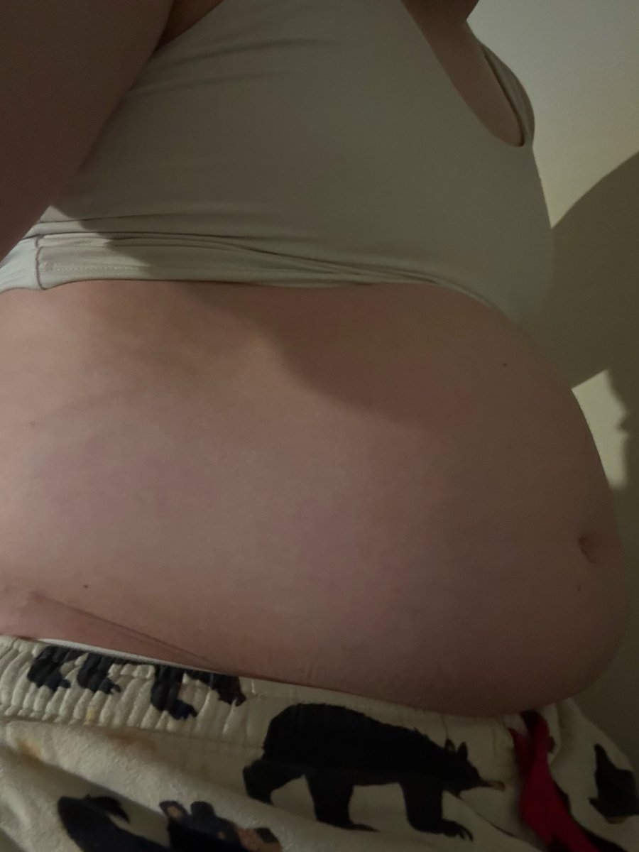 biggirlfishy's tweet photo. fat fuck eats big yummy meal and gets kinda horny about it https://t.co/dLQlEoAbXU