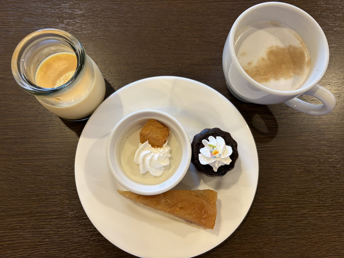 poyatrip's tweet photo. プレミアホテル函館で朝食。品揃えも味もフォーポイントの時から変わってなくて良かった！
価格はだいぶ変わってしまったけど😅
周囲のホテルと比べて派手さはないかもけど味は第一級。また来るね。 https://t.co/iJtx2SvtNs