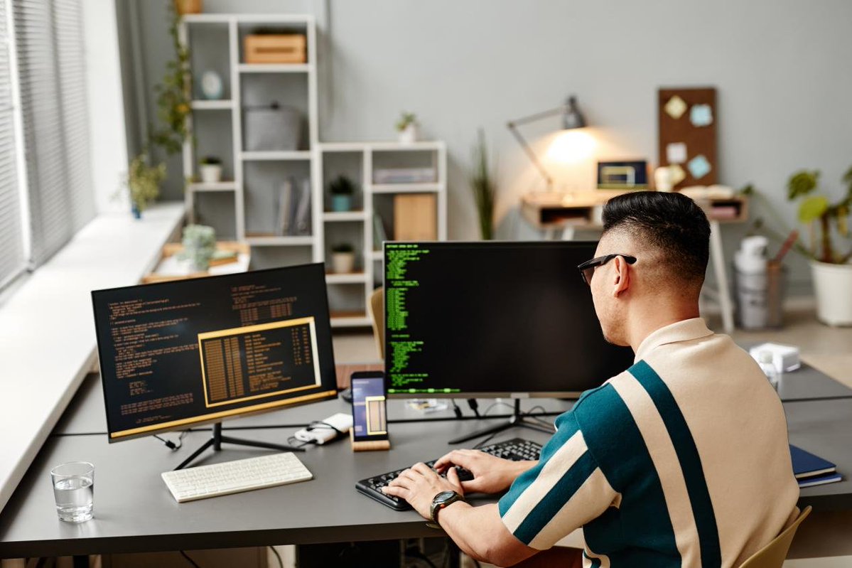 palev961594's tweet photo. Upskill alert! 10 mins daily on a free coding tutorial platform boosted my work efficiency by 30% this quarter. Small steps = big career wins. https://t.co/SHJmPrDvCg