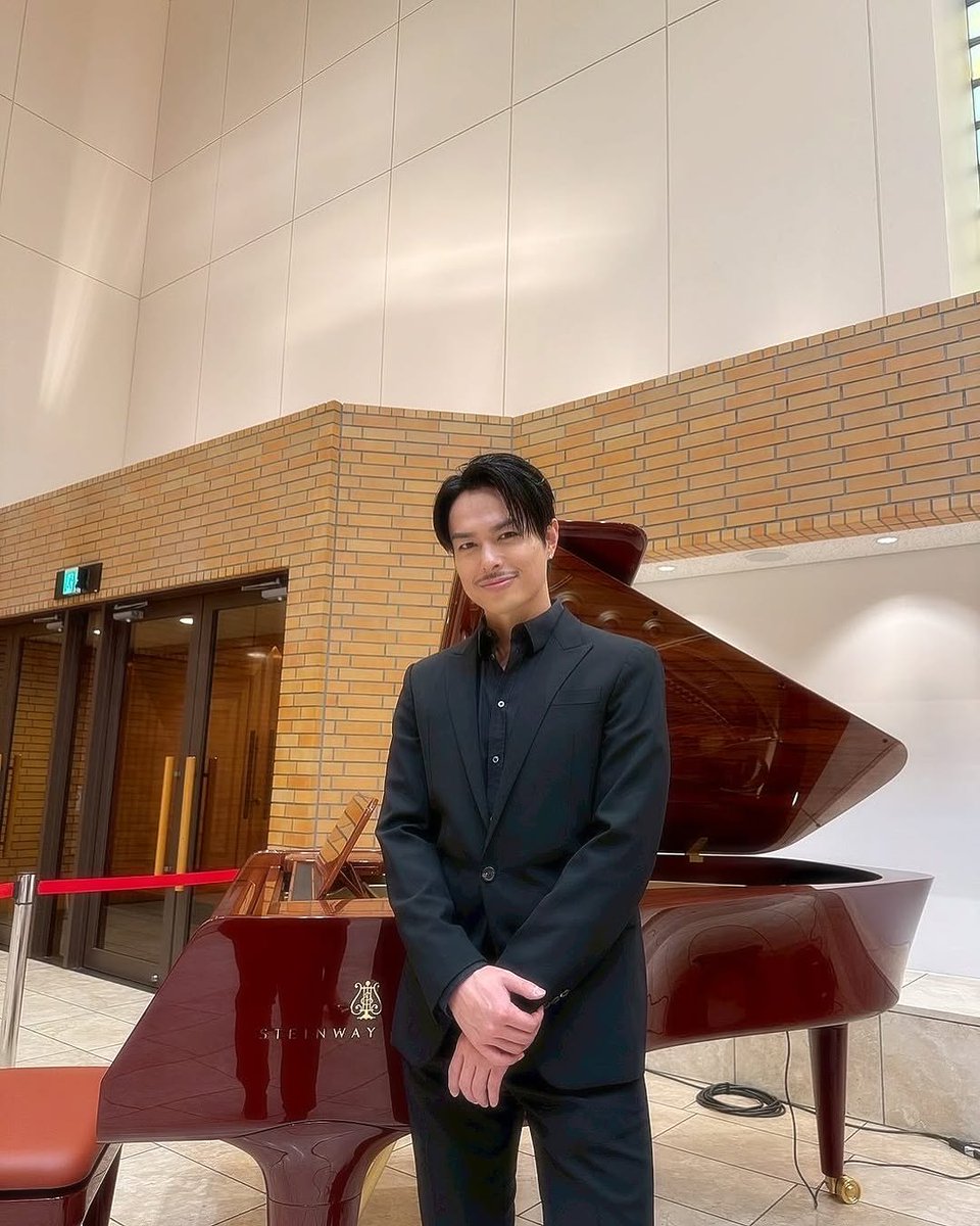 jsbryuji_ofk40l's tweet photo. 客員教授を務める洗足学園音楽大学の入学式へ伺いました。アーティスト活動を続ける自分だからこそ語れるメッセージを届け、夢に向かって羽ばたく学生たちを応援し続けます。 https://t.co/FdM0qjJNkv