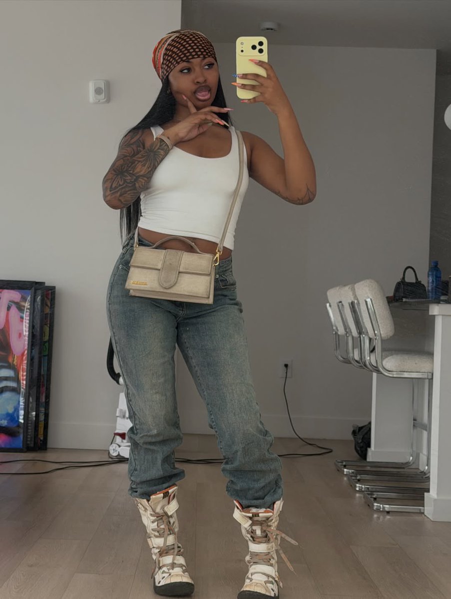 sirrahbby's tweet photo. khiamonique📦📦📦 https://t.co/bRjvUF0DFR