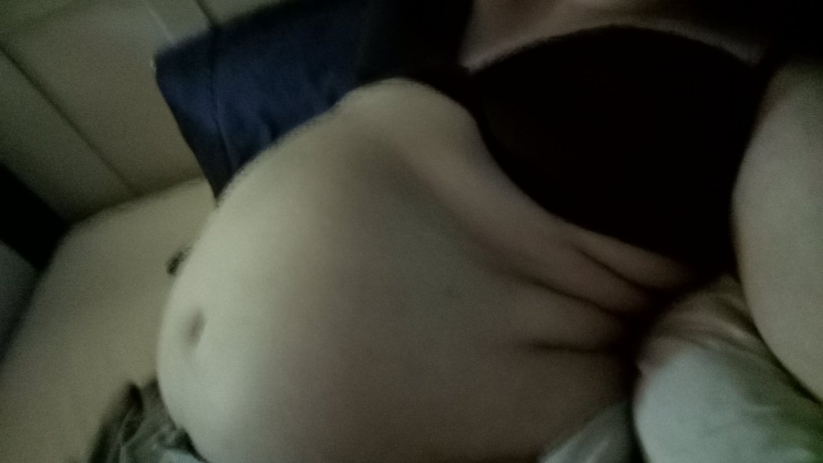 PamStrami's tweet photo. Terrible pictures but don't care had to show the tummy https://t.co/VL8JiHZJoF