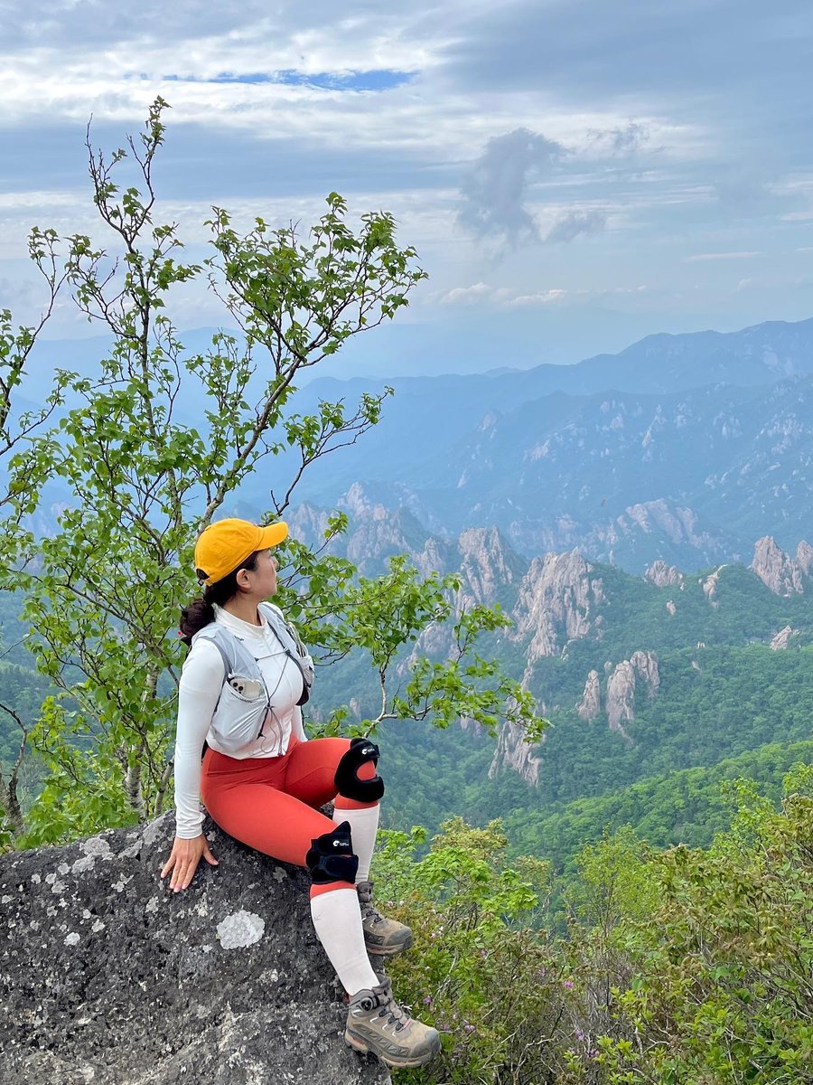 aislk450856's tweet photo. Just wrapped a 1-day mountain hike! Fresh air, bird songs and amazing views at the summit. Can’t wait to plan the next adventure!， https://t.co/GfC1a24V1H