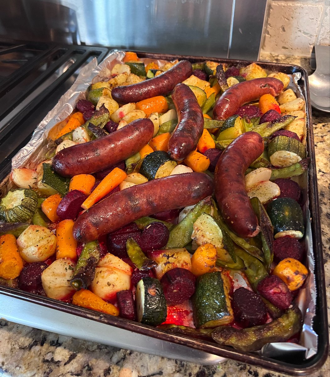 bushcamp2's tweet photo. A little before &amp; after homemade jalapeño cheddar venison sausages &amp; garden vegetable sheet pan supper https://t.co/1avt7DcKu7