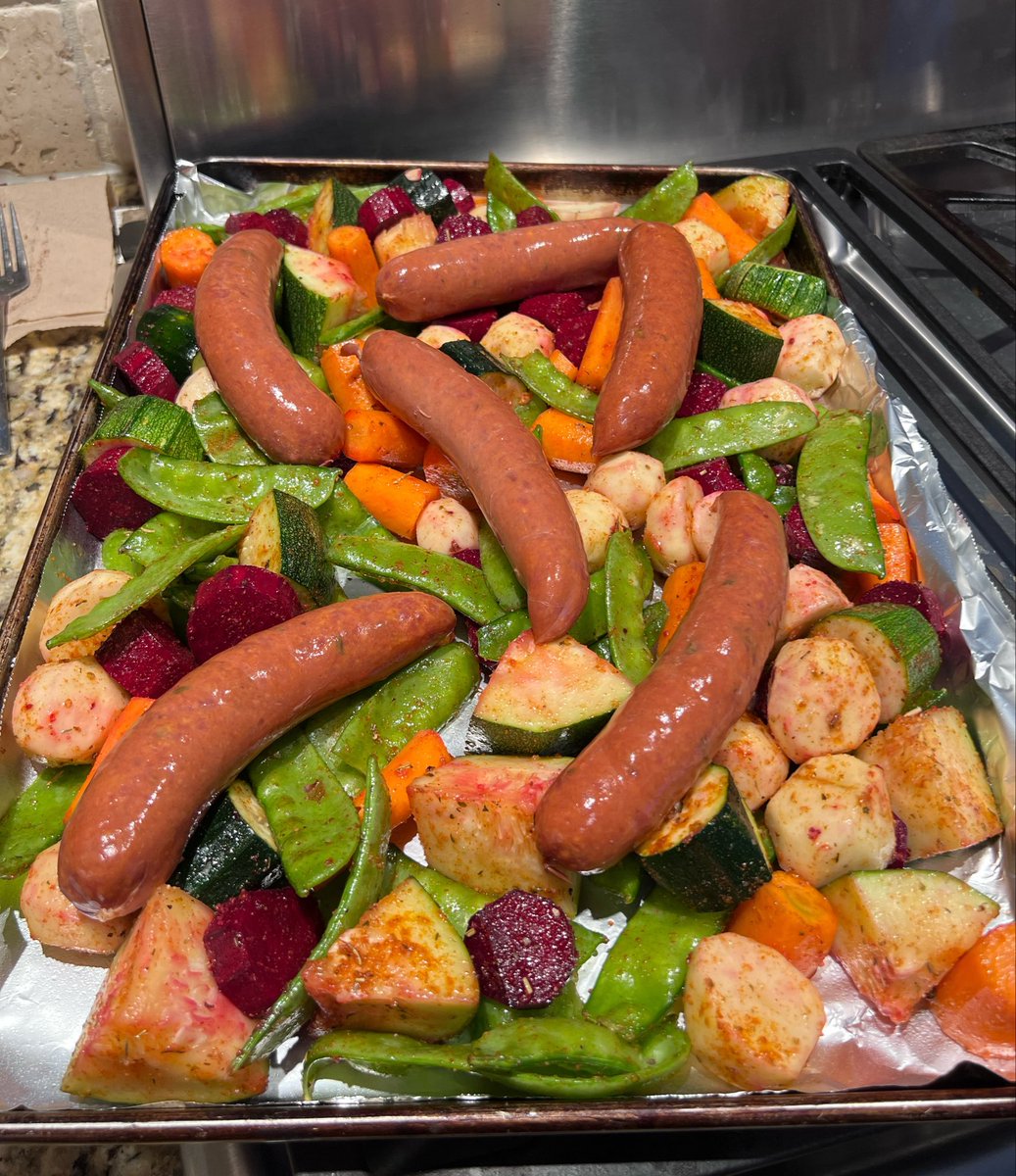 bushcamp2's tweet photo. A little before &amp; after homemade jalapeño cheddar venison sausages &amp; garden vegetable sheet pan supper https://t.co/1avt7DcKu7