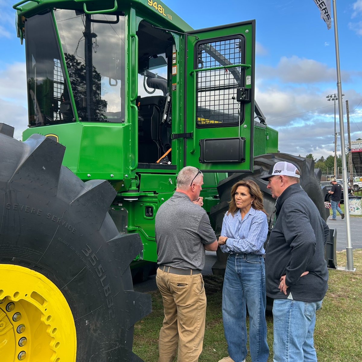 Michele_Tafoya's tweet photo. Great day for the 72nd North Star Expo in Grand Rapids today. I met the region’s best in the logging and trucking industries!

Our forest products industry is the fifth-largest manufacturing sector in Minnesota, supporting over 72,000 jobs. They will have my full support in the U.S. Senate.