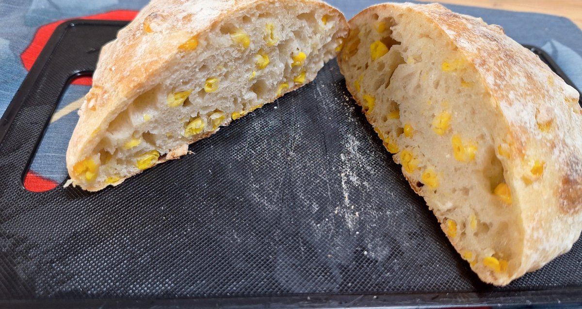 QZbj8pwLXwd26WI's tweet photo. #朝ごはん
昨日買った #DAPAS のとうもろこしパン🌽早速🤤
まず丸ごとベイクしてみた🔥
ずっしり重く丸ごと食べるには向いてないみたい
カット
🌽玉蜀黍ぎっしり‼️
そのまま😋
生地ムチムチ。噛みしめ甲斐がある。玉蜀黍🌽甘い
→ https://t.co/LWjQXMs9sh
