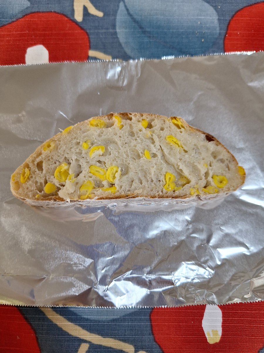 QZbj8pwLXwd26WI's tweet photo. #朝ごはん
昨日買った #DAPAS のとうもろこしパン🌽早速🤤
まず丸ごとベイクしてみた🔥
ずっしり重く丸ごと食べるには向いてないみたい
カット
🌽玉蜀黍ぎっしり‼️
そのまま😋
生地ムチムチ。噛みしめ甲斐がある。玉蜀黍🌽甘い
→ https://t.co/LWjQXMs9sh