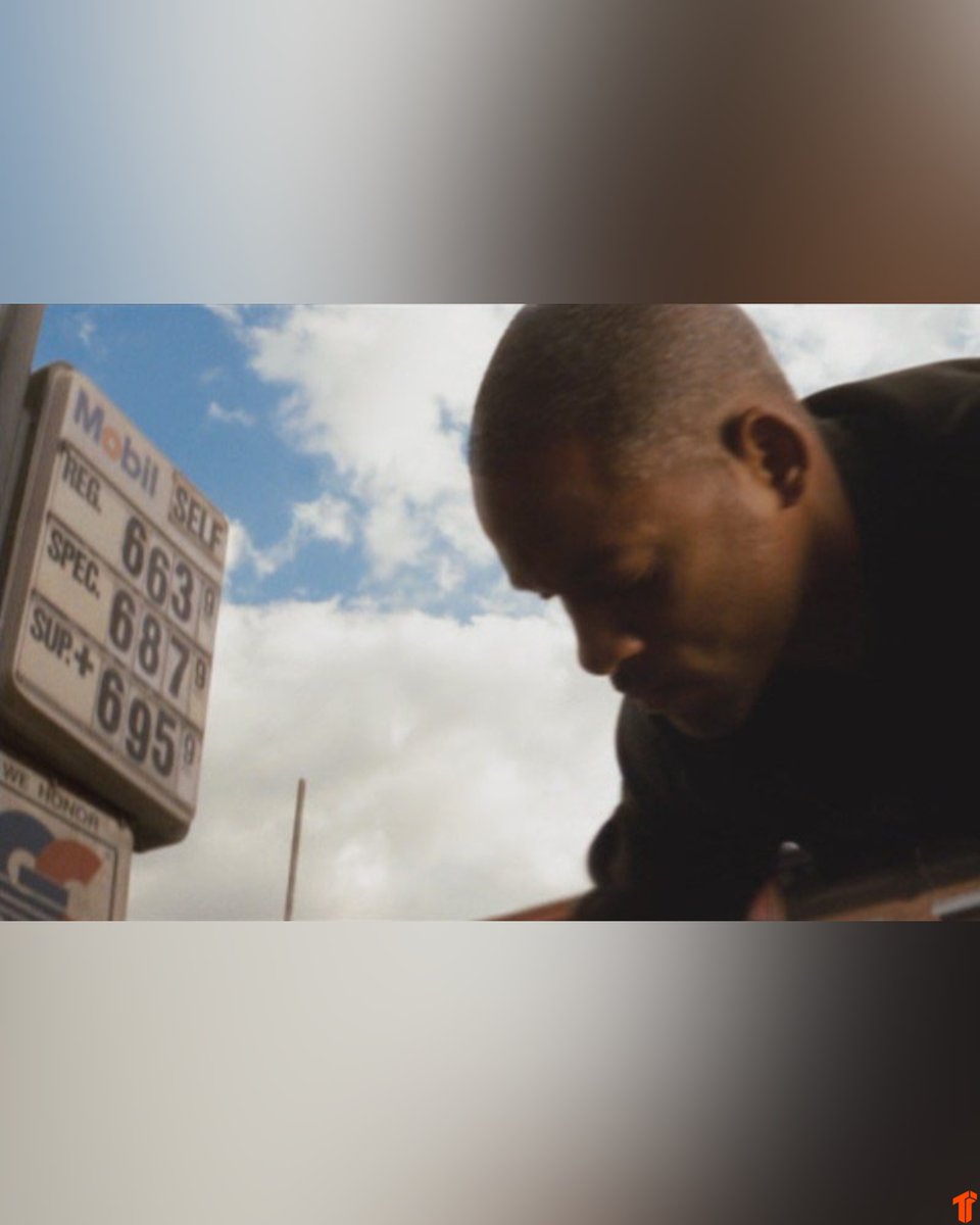 TheThizzler's tweet photo. California Gas Prices Are Now Approaching The Levels Depicted In 2007’s “I Am Legend” 😳 https://t.co/1MEnkx8E4D