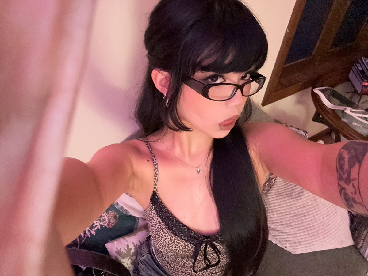 wasabiicat's tweet photo. hi i’ve been sick &amp; watching jojos bizarre adventure for 3 days straight
https://t.co/luD9ycB4yZ https://t.co/Cazw8lrCOR