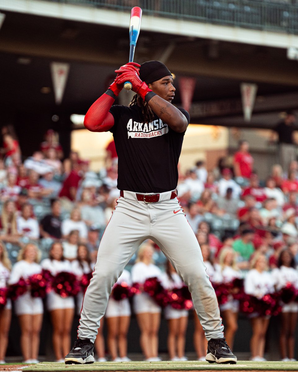 RazorbackBSB's tweet photo. Jorvorskie can MASH 💪 https://t.co/xkPgEv8sJF