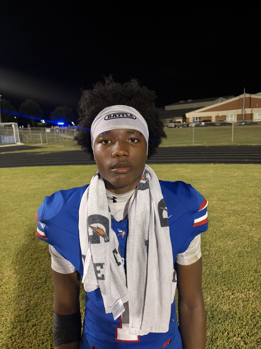 VBDMEDIA's tweet photo. North Meck with a Pic 6 by Trey Smith 
North leads 21-12 to end the first half 
@Treysm1thh 
@pepman704 
@nchssportspage 
@CoachVereen 
@CoachBlakeOL 
@NM_Vikings https://t.co/o5vN19XSs7