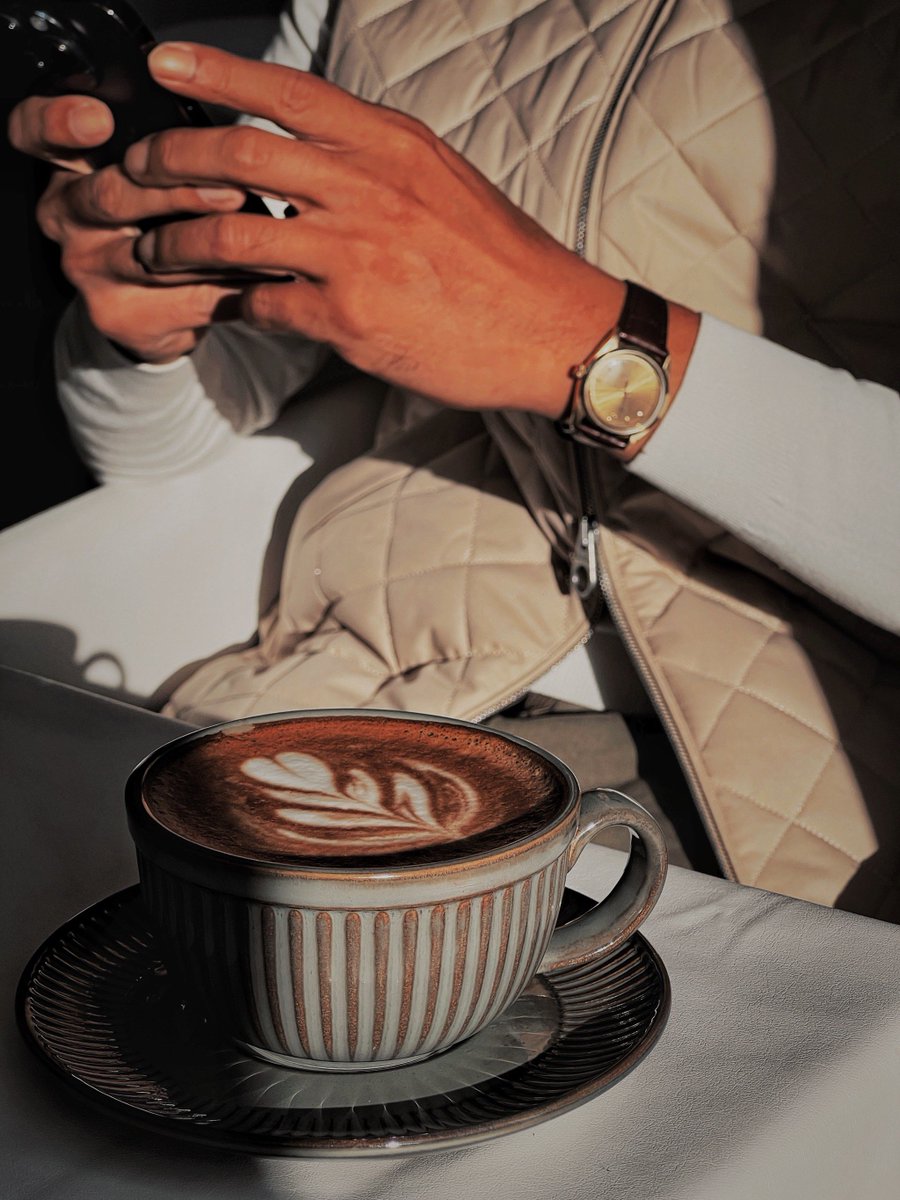 Model_Cloud's tweet photo. Just curled up with a warm latte and my favorite playlist—soft tunes + cozy vibes = perfect slow evening. https://t.co/tLwMtX96my