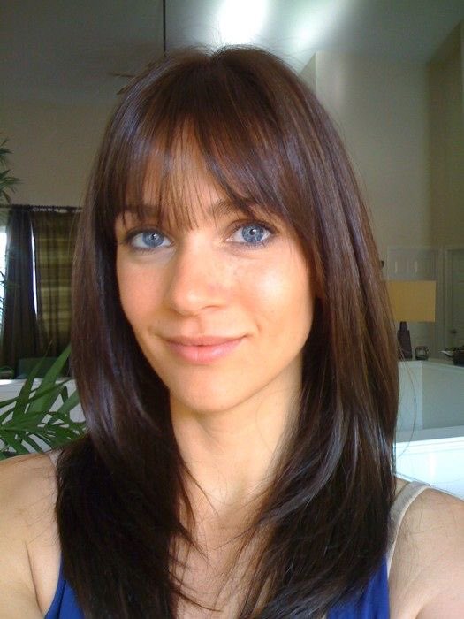 demonicajcook's tweet photo. im fucking shaking someone pls get her brown contacts https://t.co/Lkg3NsSip9