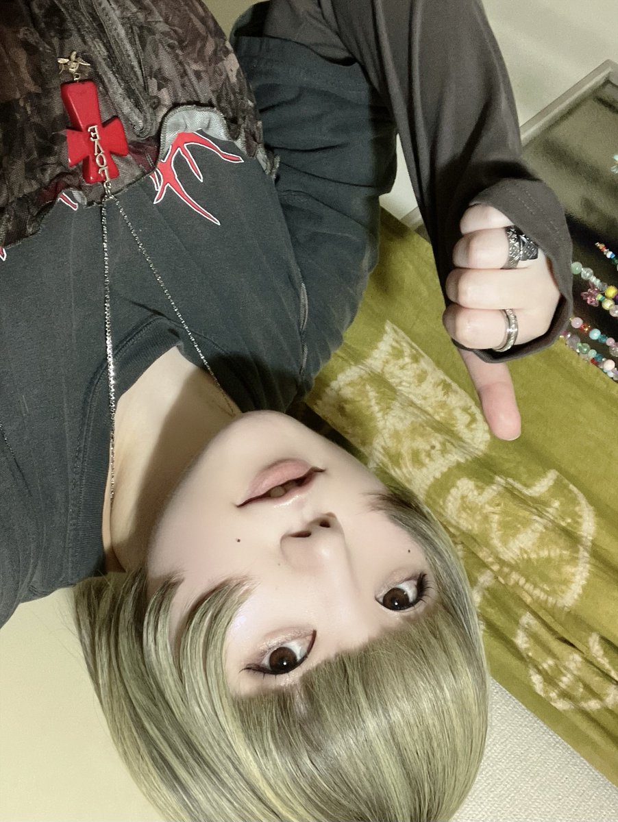 18by20's tweet photo. オタクの匂い嗅ぎに行く https://t.co/1VH2kPieDy