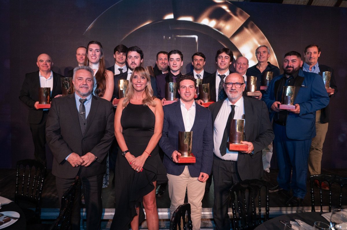RGINTERNETPRESS's tweet photo. 🏁Gonchi Rodríguez: Premios 2026🏁
La Fundación Gonzalo Rodríguez celebró la tercera edición de los Premios Gonchi 2026, con 16 reconocimientos al automovilismo uruguayo.
Artículo Completo: https://t.co/huj8lyYJWU 
📲 WhatsApp: https://t.co/8mGQJchvWU 
🌐 https://t.co/5PmOlJz4Fe https://t.co/groIEhCP1k