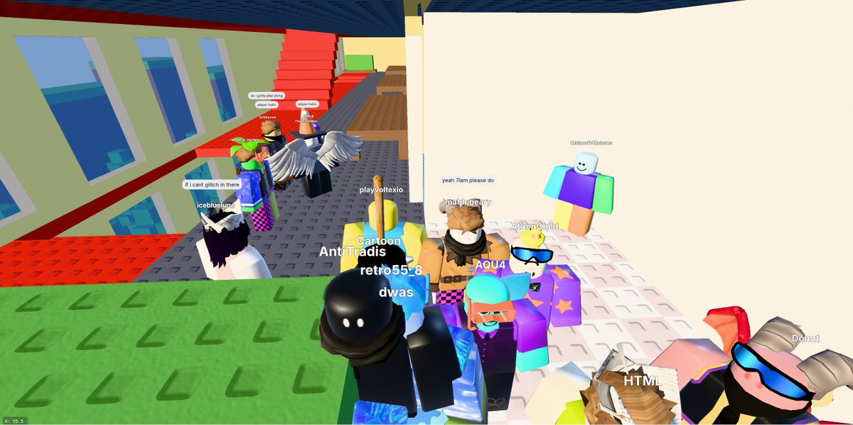 playvortexio's tweet photo. There's a way to get into the wall using the grass. (I couldn't replicate it.) https://t.co/8WKC2LrE49