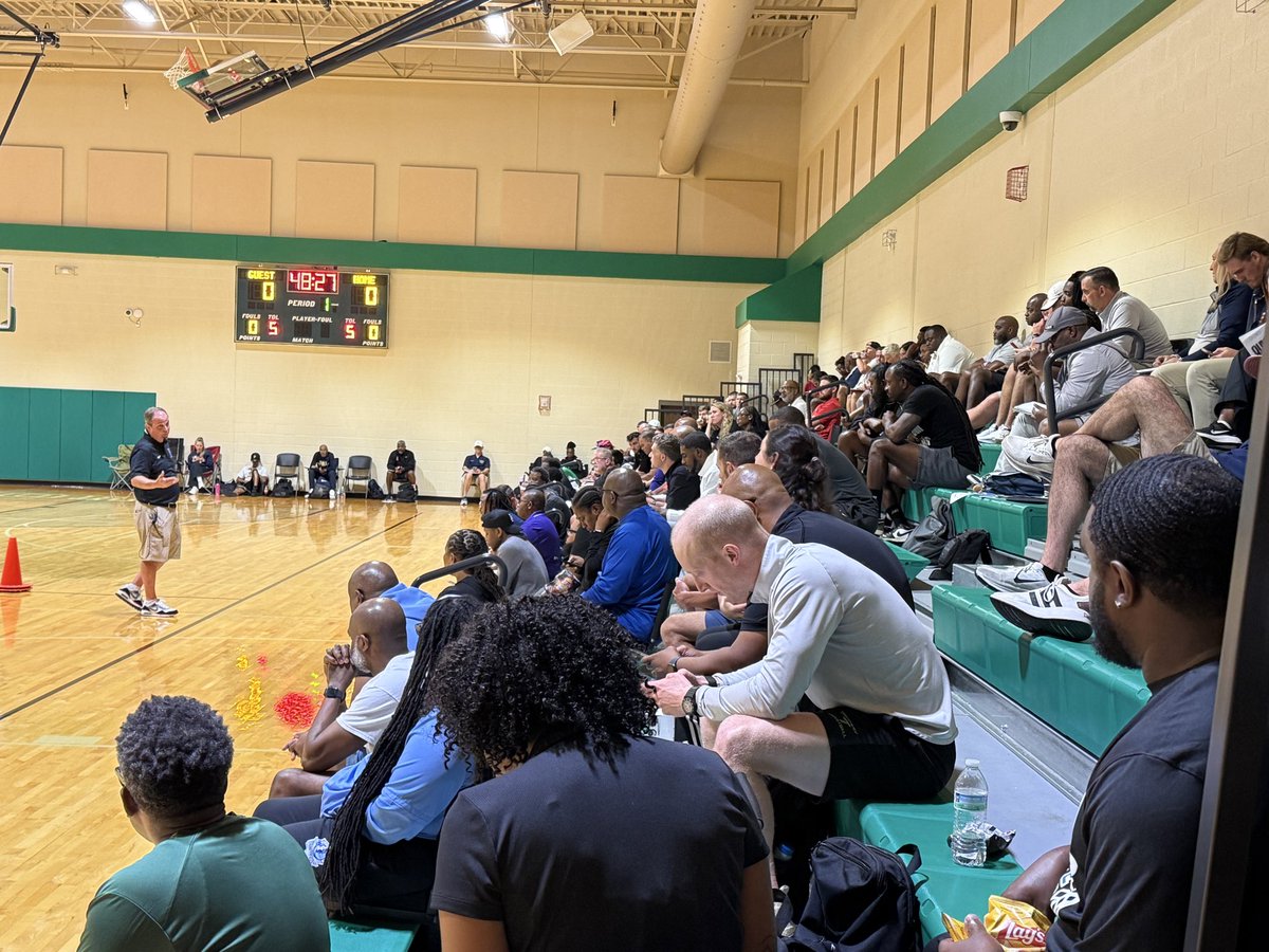 CoachBaldwinWC's tweet photo. Thanks to GBCA for having me speak today! GHSA basketball coaches came out in full force. Thanks! #hawkseverywhere
Thanks to Justin Newton, Newton’s Pop, Searl, Travis’ brothers, and many others who made the  trip to show support! https://t.co/xoZdQp52mn