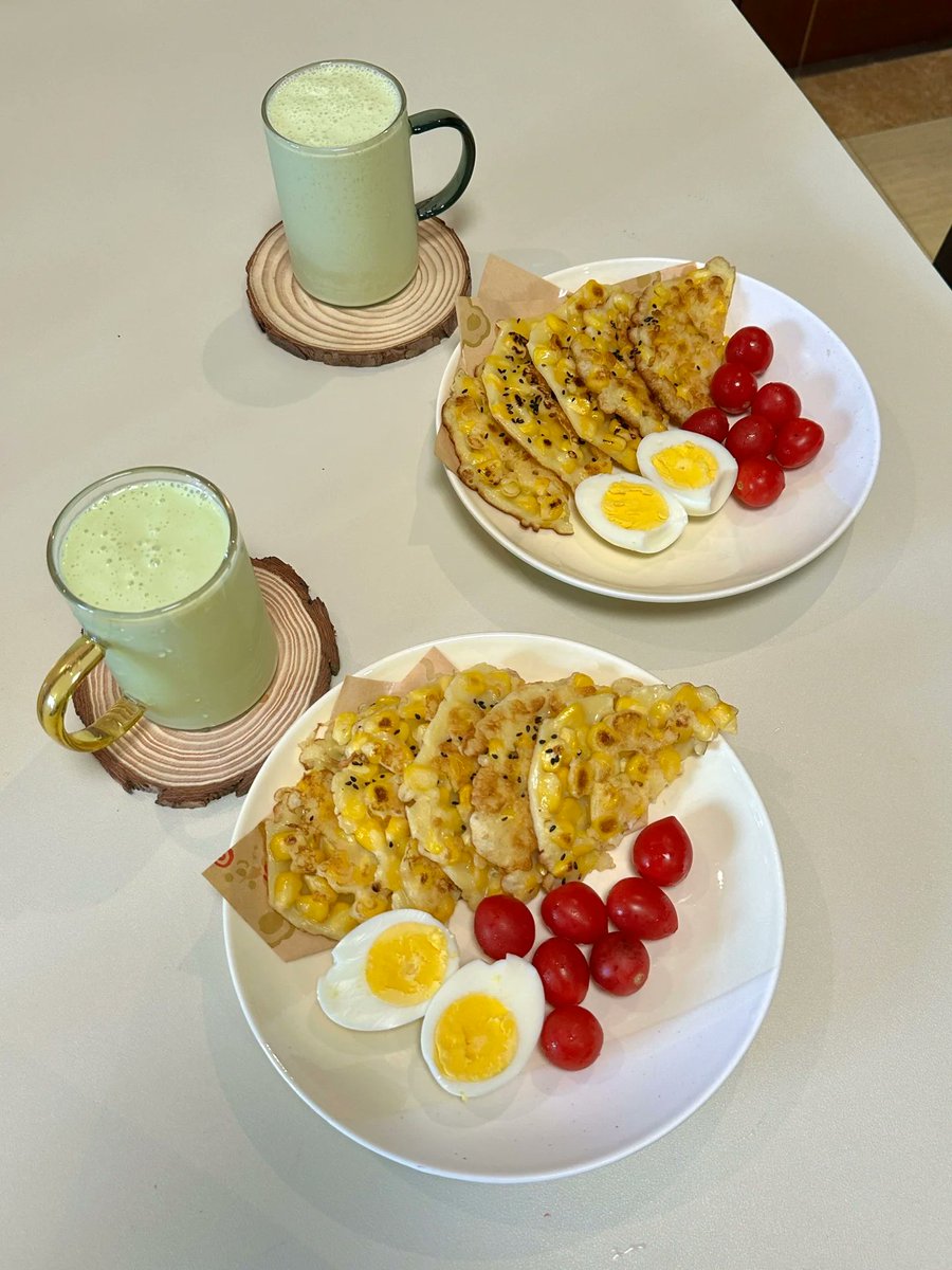 jjunnnjg's tweet photo. Just whipped up a quick weekday brunch! Fluffy scrambled eggs, crispy hash browns, and a handful of fresh cherry tomatoes — simple, cozy, and hits the spot perfectly. https://t.co/lWfHJxlEgV