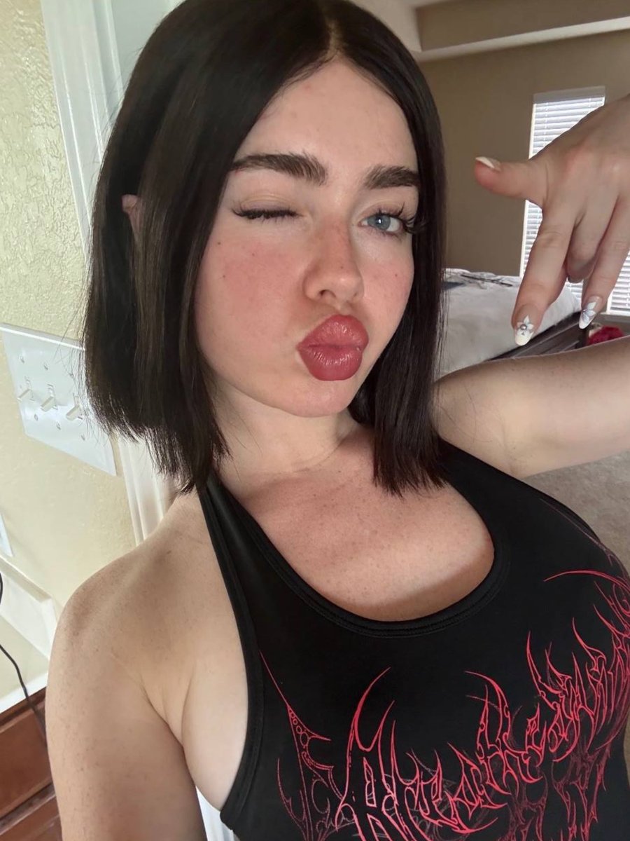 sargenthoss's tweet photo. felt hot might delete later https://t.co/OwR9yvix5d