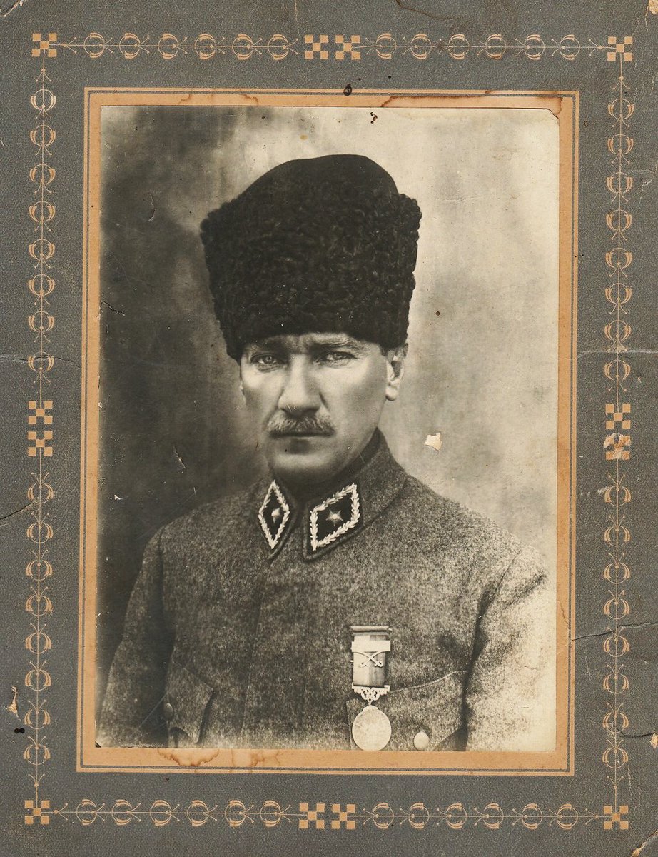 kronikkdokuman's tweet photo. #TarihteBugün 📅
105 Yıl Önce Türkiye Büyük Millet Meclisi, Mustafa Kemal Paşa'ya “Mareşal” rütbesini ve “Gazi” unvanını verdi. (19 Eylül 1921)

Bu toprakları bizlere vatan yapan Gazilerimizin #19EylülGazilerGünü Kutlu Olsun! 🇹🇷