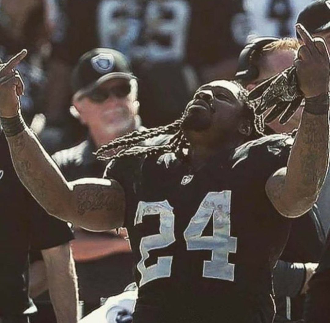 ZombieRaider707's tweet photo. #RaiderNation  walking into Sofi stadium like.... https://t.co/kkYFbdUmFG