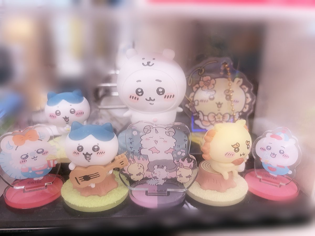 gemini_chiikawa's tweet photo. ちいかわが今ほど爆発的に人気出る前に揃えてたフィギュアたち〜😌クーナッツは見かけたら狂ったように買ってたなあ笑 https://t.co/g5uwOSEoAG