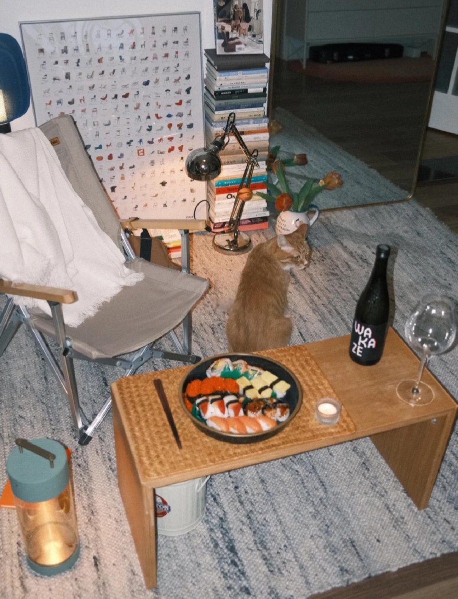 _O2O9ll's tweet photo. Just enjoyed a warm homemade pasta night on the couch with my cat curled up beside me – that’s the kind of small, perfect Sunday vibe we all need. https://t.co/yPDziZg518