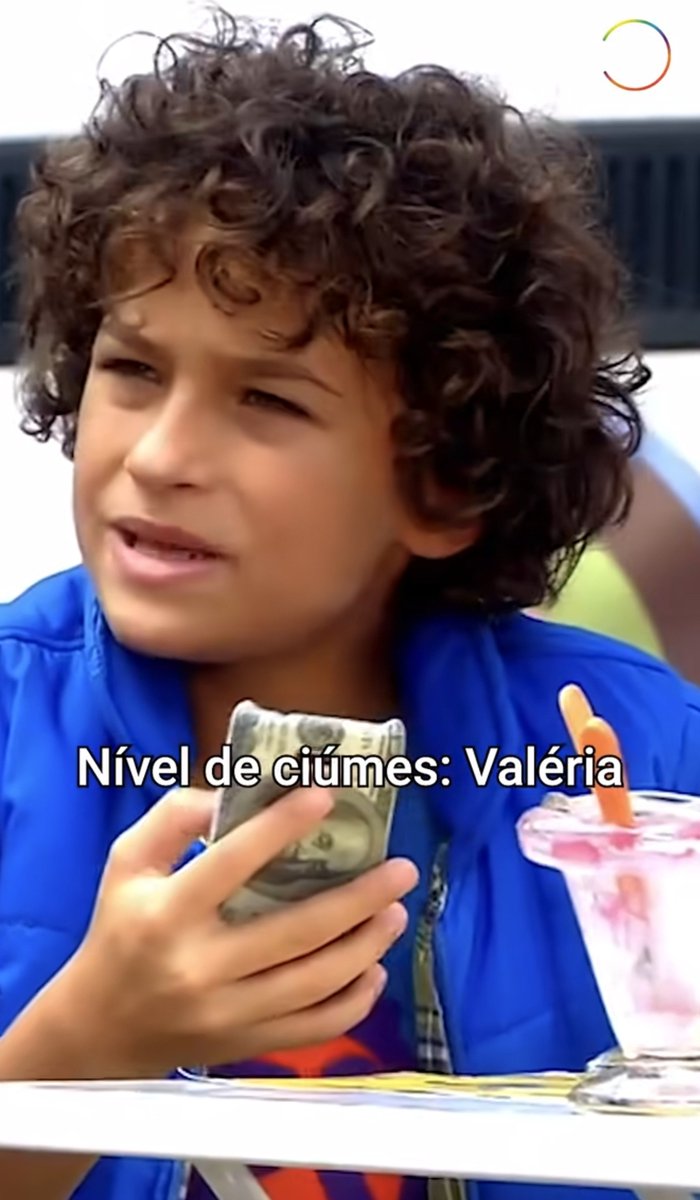 9abrielly's tweet photo. Estou há três dias chocada lembrando da capinha de celular que colocaram pro Davi do carrossel mdsss https://t.co/FQWjg3FPy8