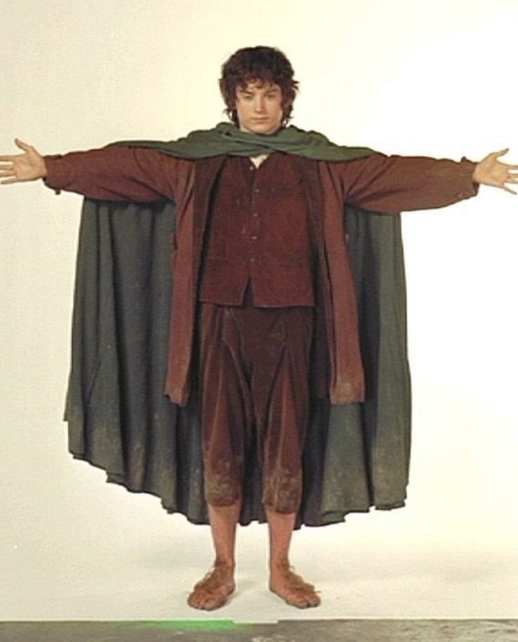 turtleoritoes's tweet photo. the hobbit characters dont have a T-pose like them?? https://t.co/ezDPm4GWOq