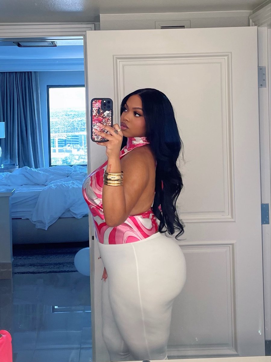 savannahjonay's tweet photo. https://t.co/lf0CNrsW2I